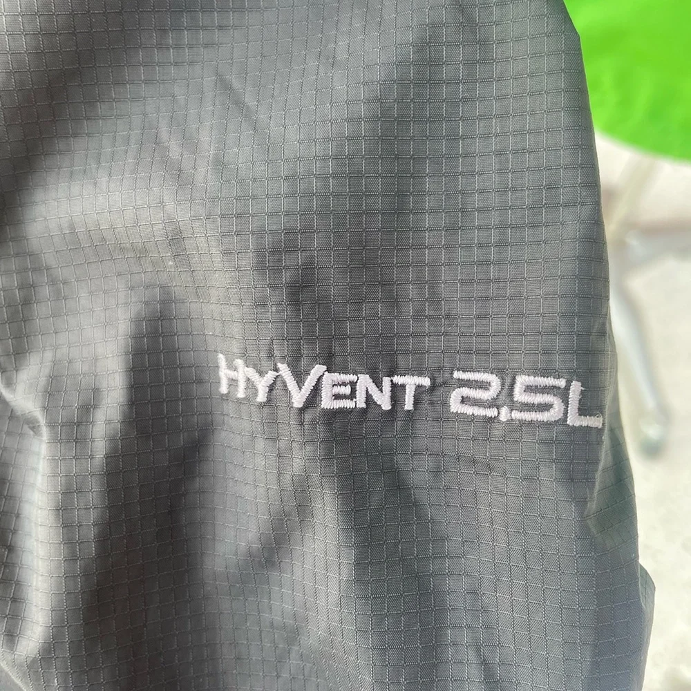 The North Face HyVent 2.5L Men's Rain Jacket Hooded Two Tone Lime Green Raincoat - Picture 4 of 5